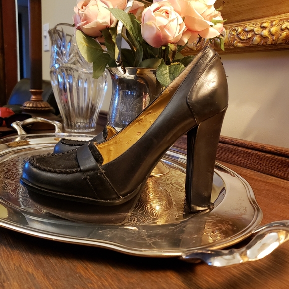 Shoes - Picture 3 of 4